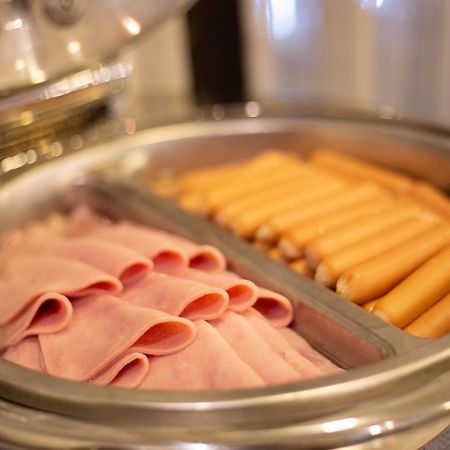 Koranaree Courtyard Boutique Hotel Nakhonratcsaszima Kültér fotó