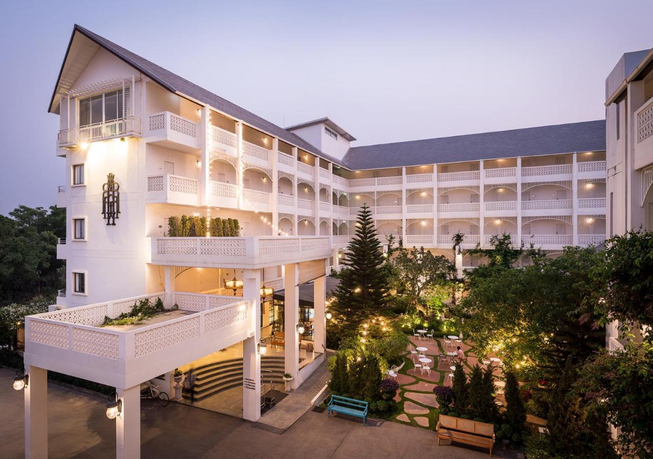 Koranaree Courtyard Boutique Hotel Nakhonratcsaszima Kültér fotó