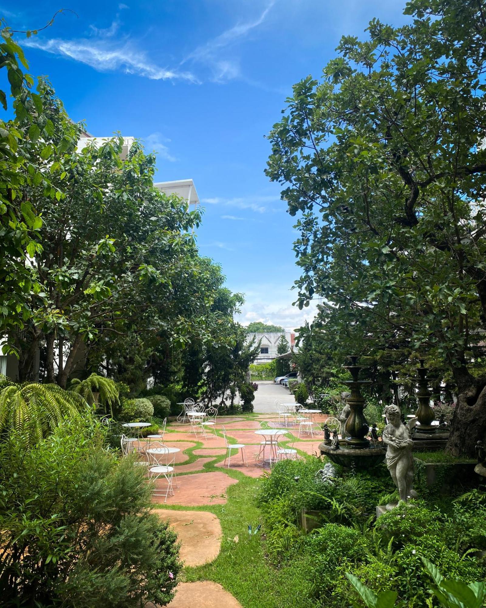 Koranaree Courtyard Boutique Hotel Nakhonratcsaszima Kültér fotó